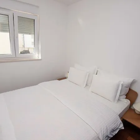アパート Makarska Apartment