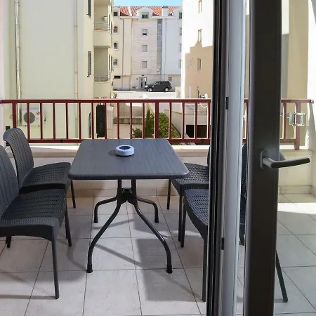 Makarska Apartment アパート