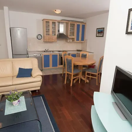 Makarska Apartment アパート *