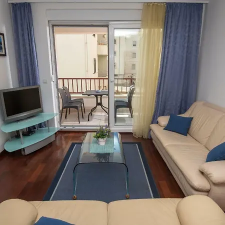 Makarska Apartment マカルスカ